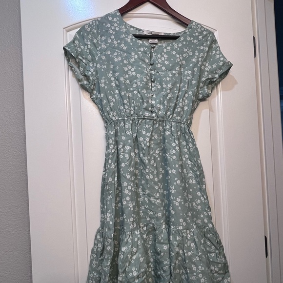 Passport Dresses & Skirts - Passport Mint Green Floral Button-Front Mini Dress